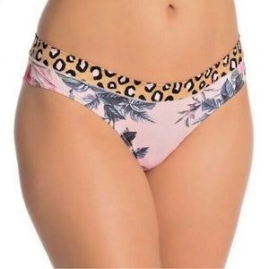NEW STANCE The Feline Cheeky Thong Womens MEDIUM M Pink & Leopard